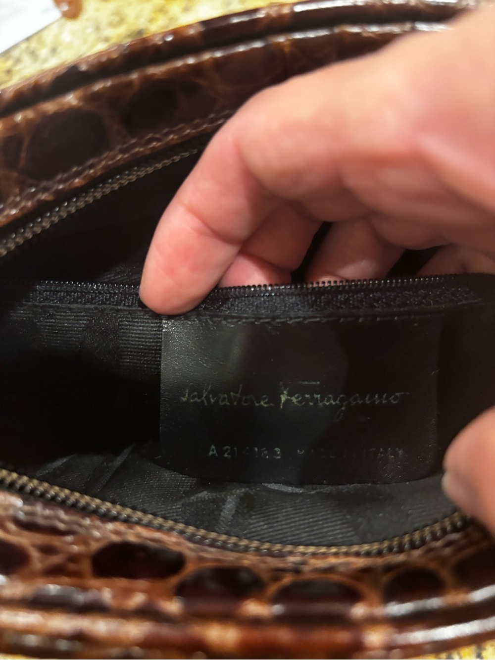 Salvatore Ferragamo crossbody croc leather - Picture 9 of 15